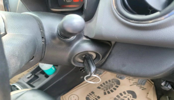 2018 Renault Kwid RXT 1.0 (O), Petrol, Manual, 83,669 km, interior