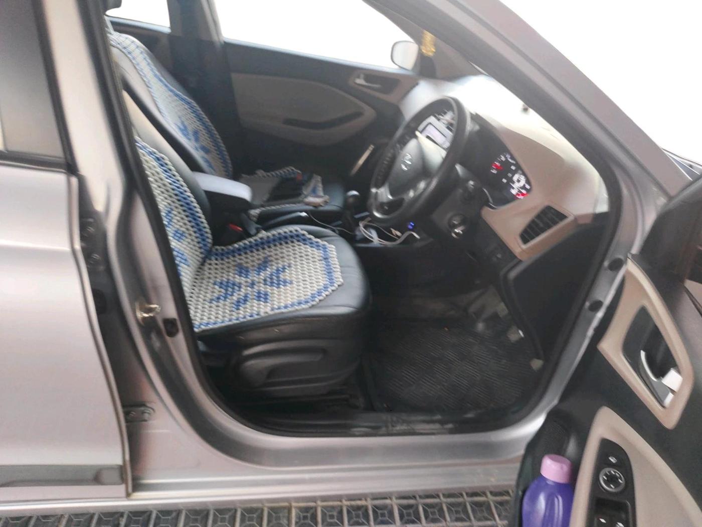 2019 Hyundai Elite i20 SPORTZ PLUS 1.2, Petrol, Manual, 70,389 km, interior