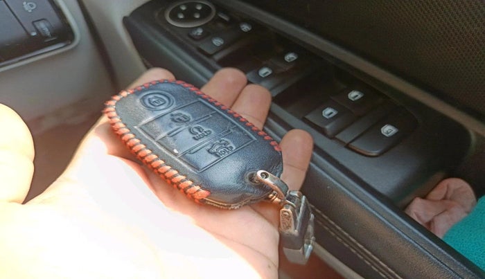 2021 KIA SONET HTX 1.0 IMT, Petrol, Manual, 80,276 km, interior