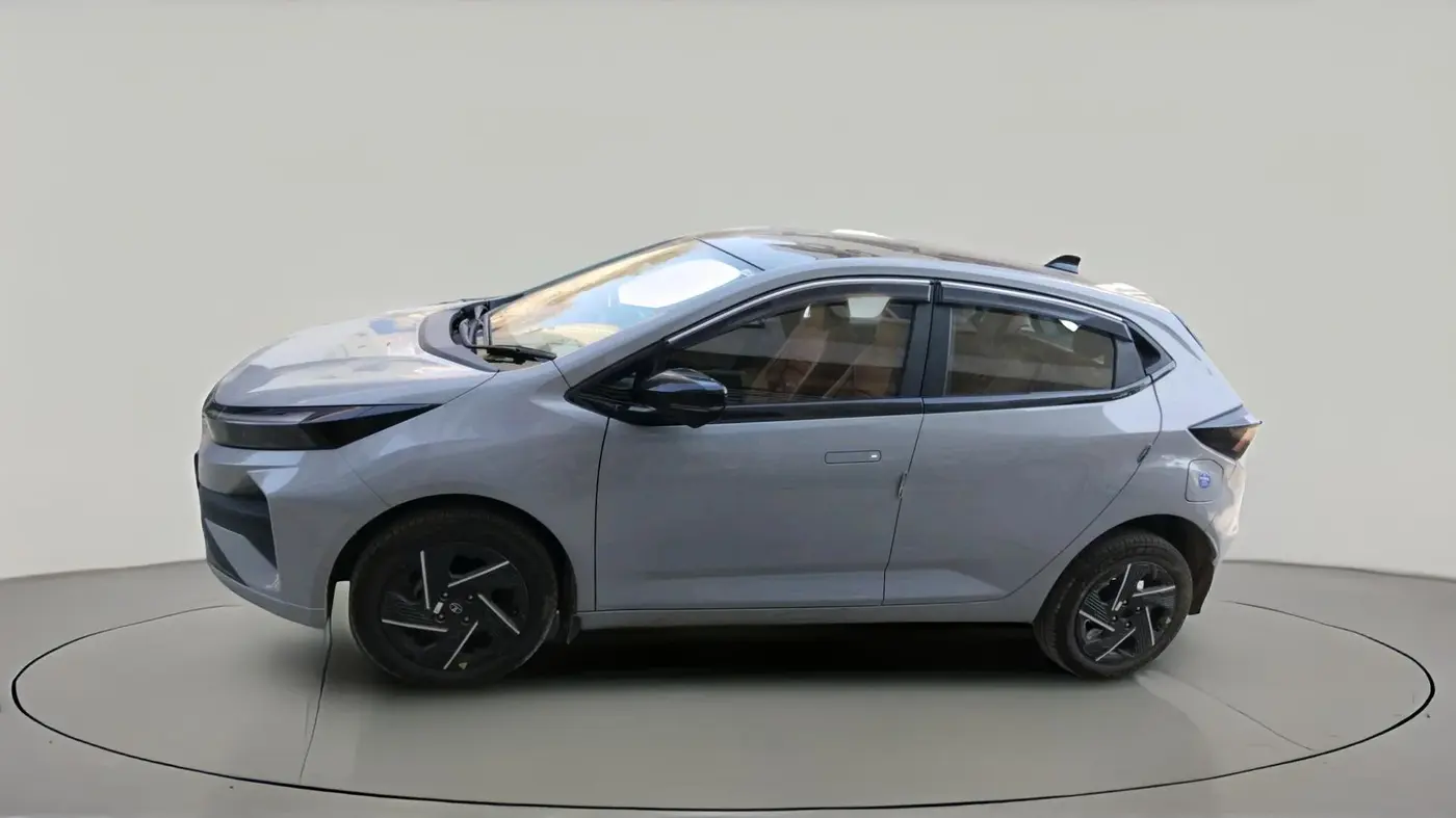 2025 Tata ALTROZ Accomplished S Petrol 5 MT, Petrol, Manual, 4,208 km, exterior