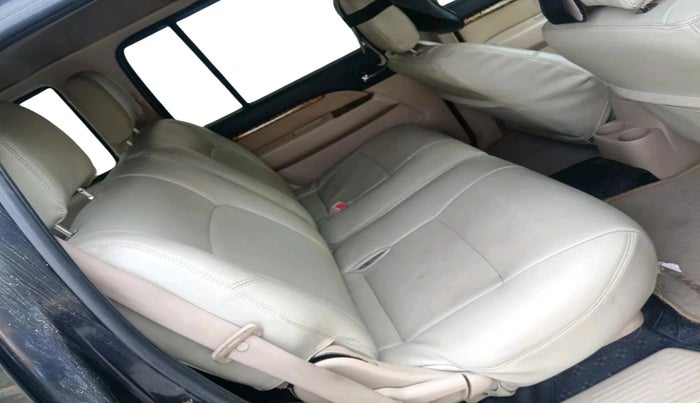 2009 Ford Endeavour 2.5L 4X2 MT, Diesel, Manual, 1,75,437 km, interior