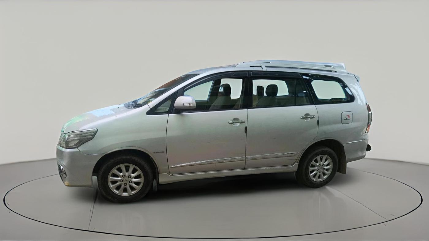 2014 Toyota Innova 2.5 VX 7 STR, Diesel, Manual, 1,16,904 km, exterior