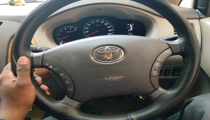 2009 Toyota Innova V 2.5 8 STR, Diesel, Manual, 1,86,905 km, interior
