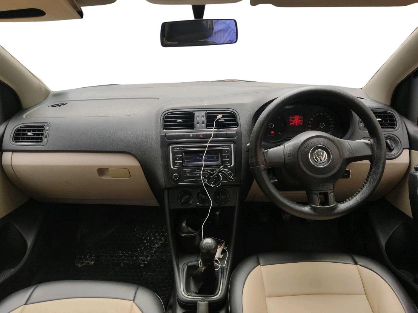 2014 Volkswagen Polo COMFORTLINE 1.2 Diesel, Diesel, Manual, 1,31,947 km, interior