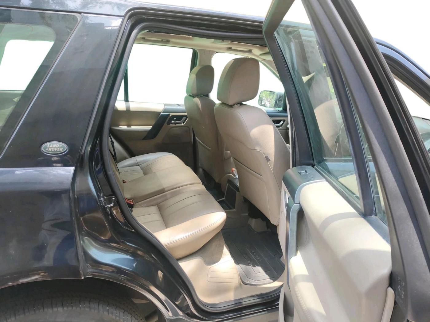 2014 Landrover Freelander 2 TD4 SE, Diesel, Automatic, 1,79,083 km, interior