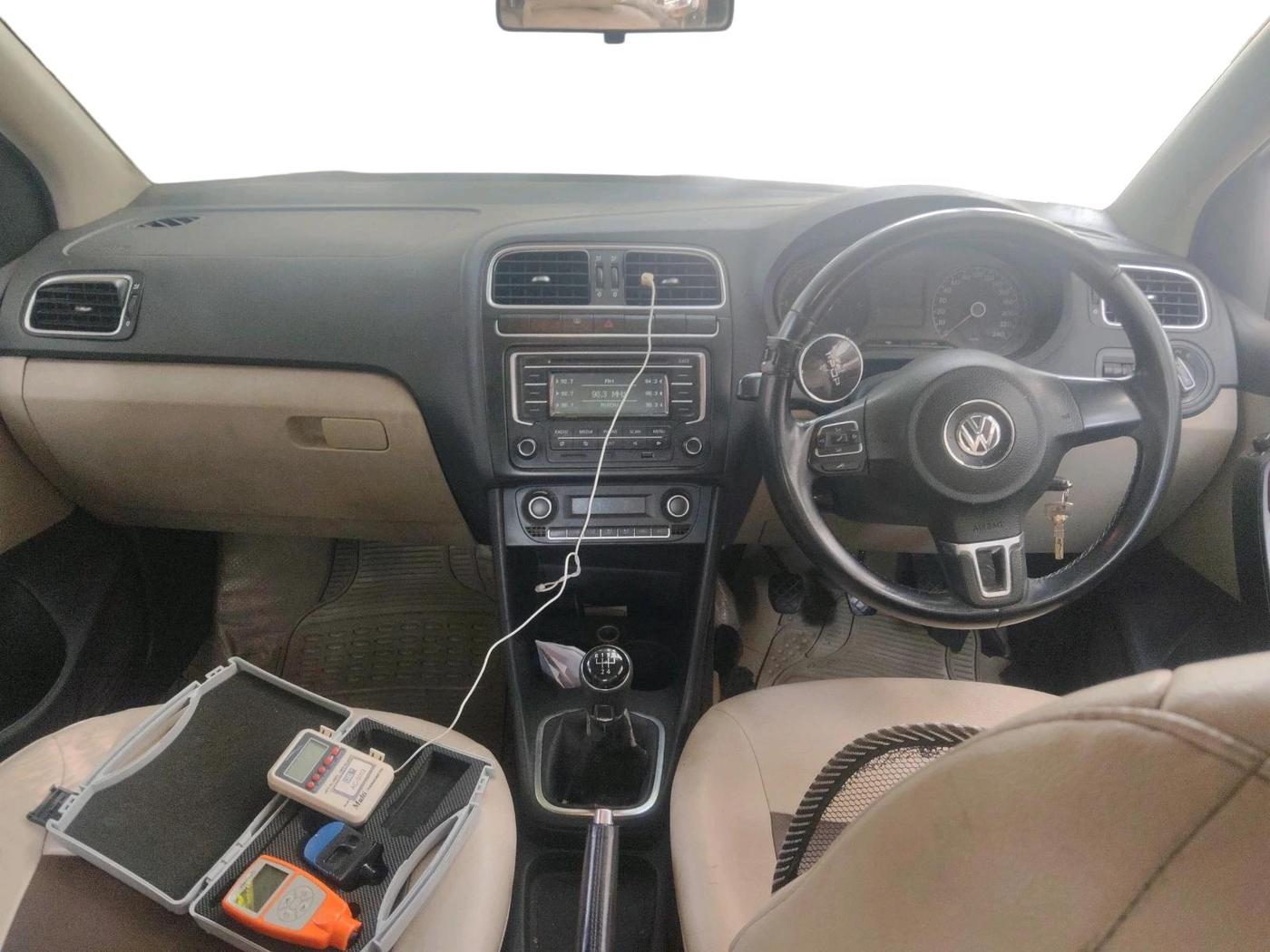2013 Volkswagen Polo HIGHLINE DIESEL, Diesel, Manual, 1,37,455 km, interior