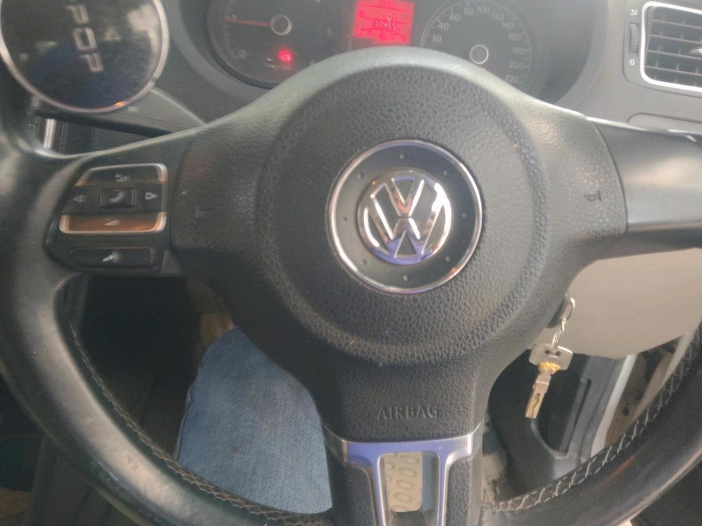 2013 Volkswagen Polo HIGHLINE DIESEL, Diesel, Manual, 1,37,455 km, interior