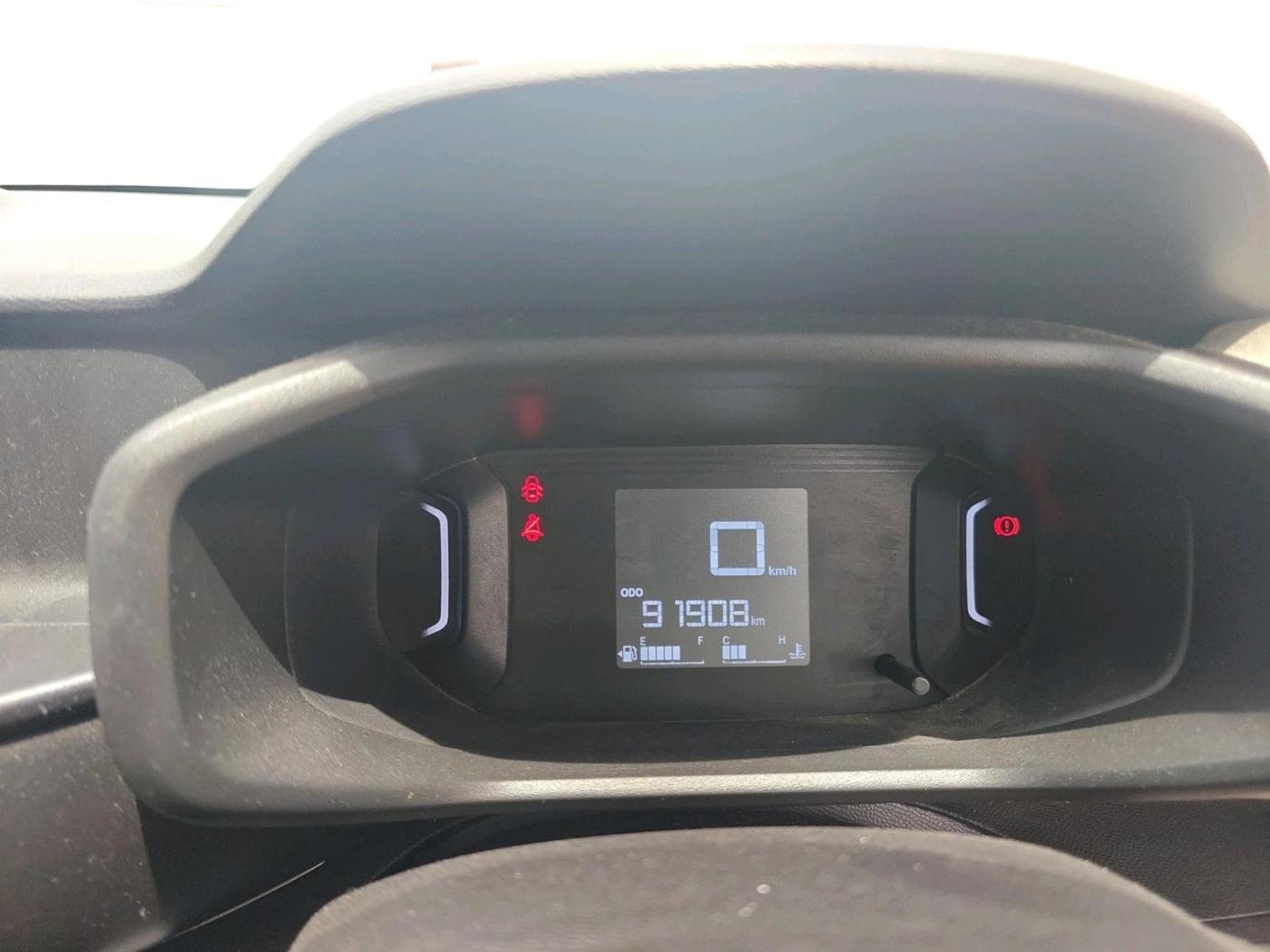 2022 CITROEN C3 FEEL 1.2, Petrol, Manual, 91,909 km, interior