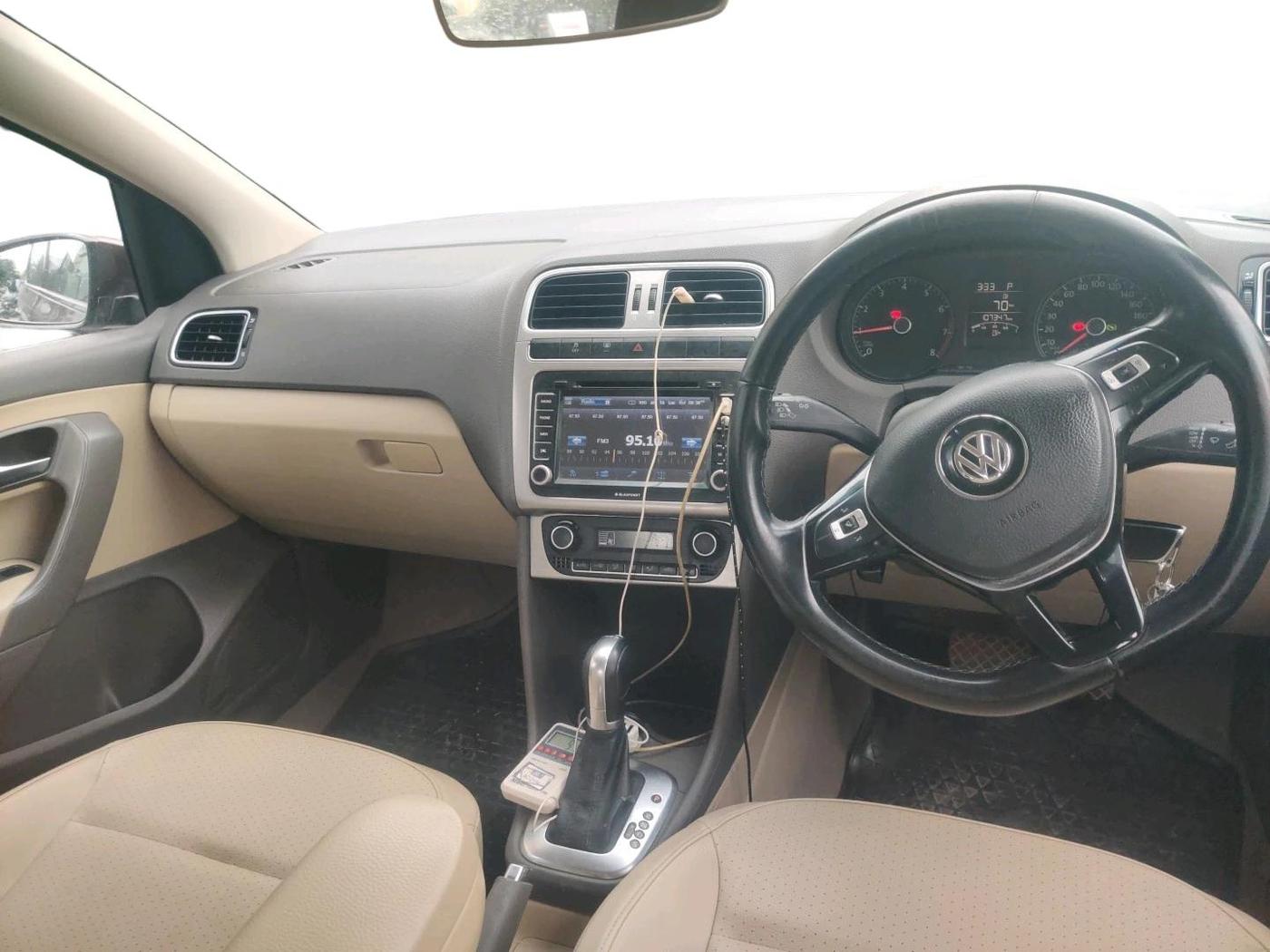 2016 Volkswagen Vento 1.2 TSI HIGHLINE PLUS AT, Petrol, Automatic, 1,07,346 km, interior