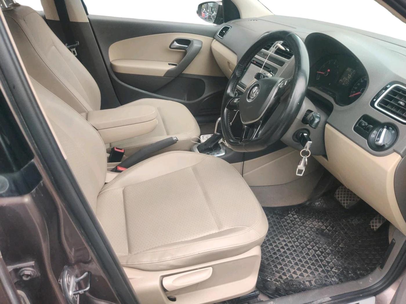 2016 Volkswagen Vento 1.2 TSI HIGHLINE PLUS AT, Petrol, Automatic, 1,07,346 km, interior