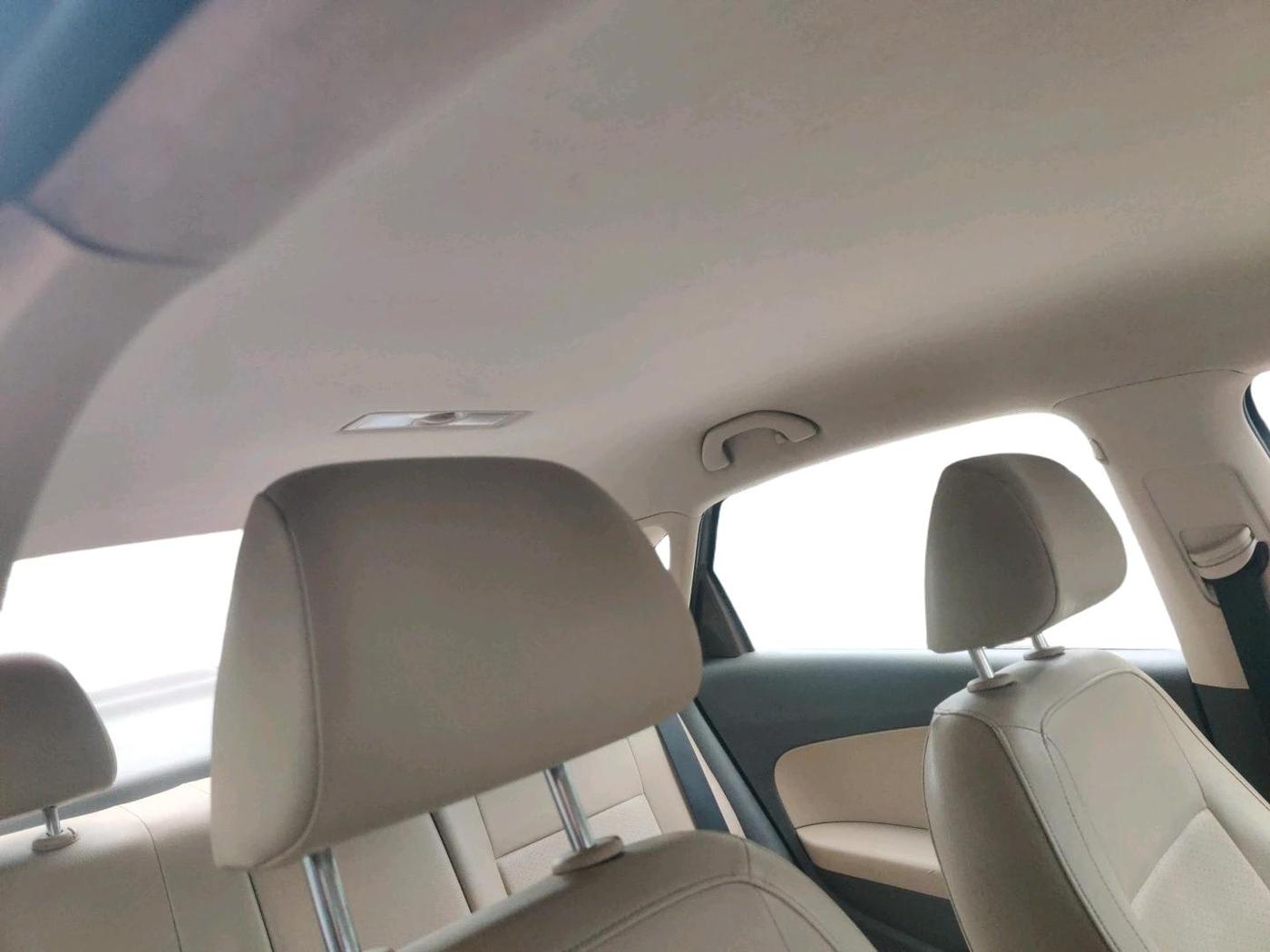 2016 Volkswagen Vento 1.2 TSI HIGHLINE PLUS AT, Petrol, Automatic, 1,07,346 km, interior
