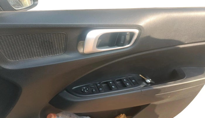 2020 Hyundai VENUE SX 1.0 TURBO, Petrol, Manual, 1,04,042 km, interior