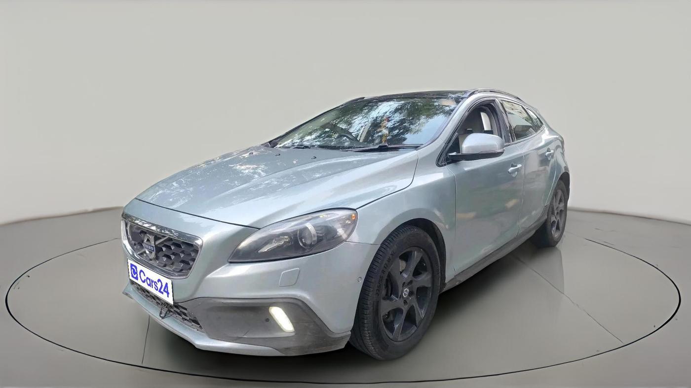 2013 Volvo V40 Cross Country D3, Diesel, Automatic, 1,54,988 km, exterior