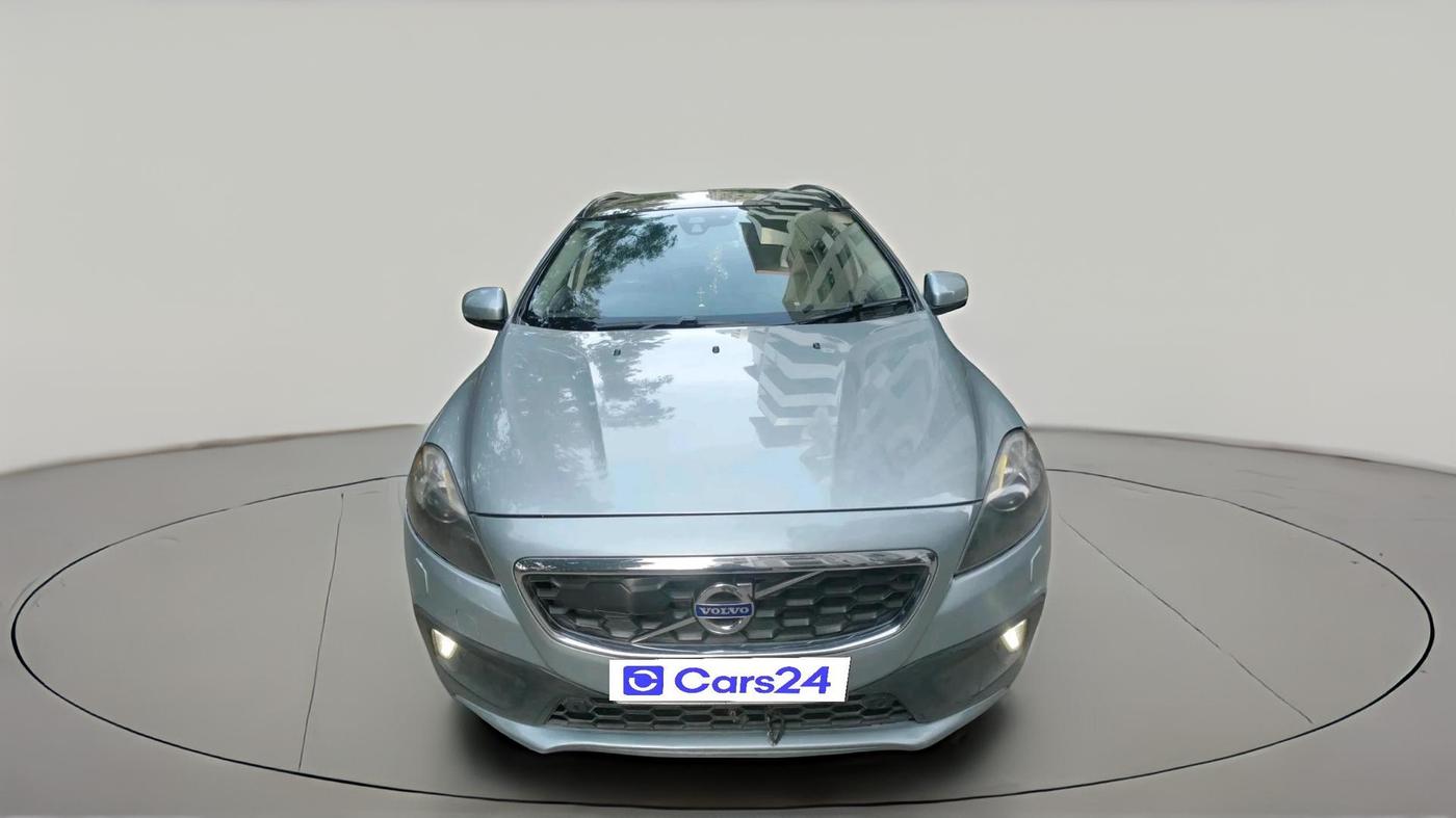 2013 Volvo V40 Cross Country D3, Diesel, Automatic, 1,54,988 km, exterior