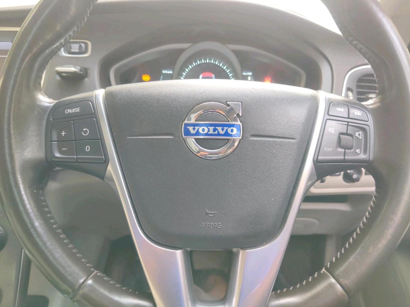 2013 Volvo V40 Cross Country D3, Diesel, Automatic, 1,54,988 km, interior