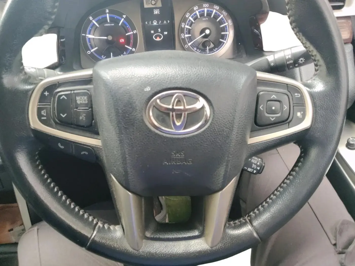 2018 Toyota Innova Crysta 2.4 ZX 7 STR, Diesel, Manual, 1,73,299 km, interior