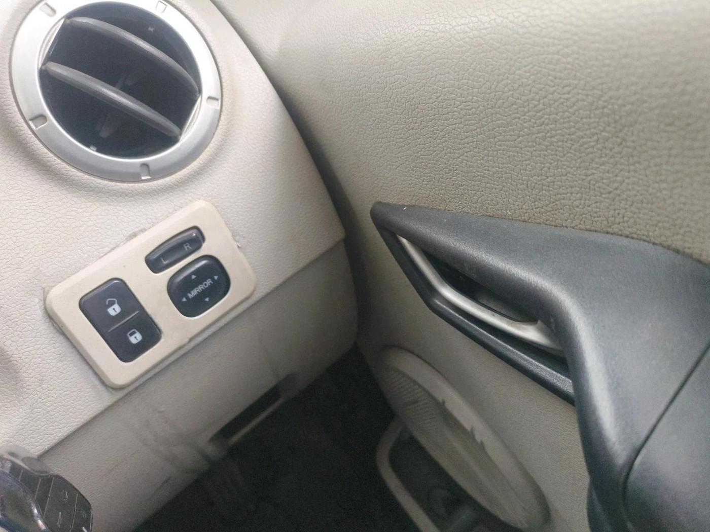 2012 Mahindra Verito 1.5 D6, Diesel, Manual, 97,635 km, interior