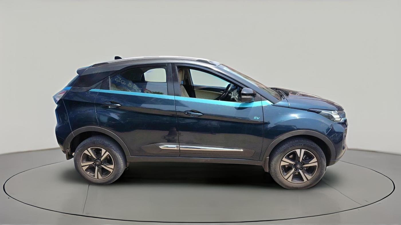2022 Tata NEXON EV XZ PLUS LUX, Electric, Automatic, 37,153 km, exterior