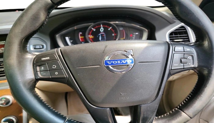 2014 Volvo XC 60 D4 SUMMUM, Diesel, Automatic, 2,88,998 km, interior