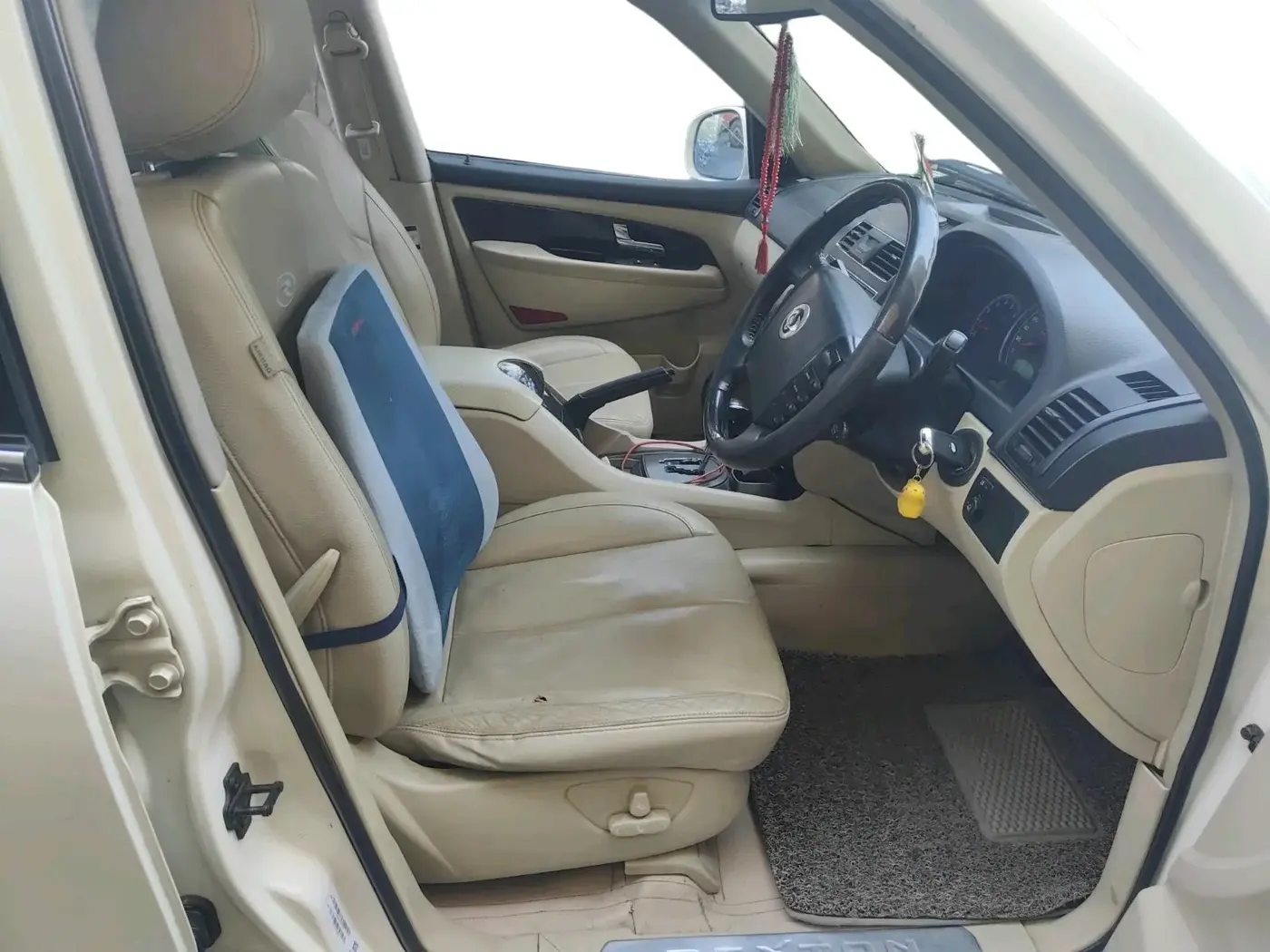 2015 Ssangyong Rexton RX7, Diesel, Automatic, 74,999 km, interior