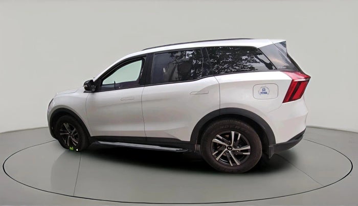 2024 Mahindra XUV700 AX 5 P MT 7 STR, Petrol, Manual, 16,432 km, exterior