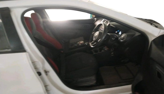 2022 Renault Kwid RXT 1.0, Petrol, Manual, 15,724 km, interior