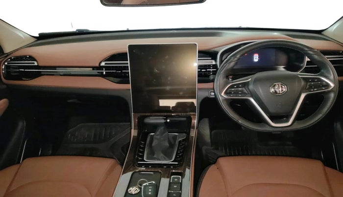 2023 MG HECTOR PLUS SHARP PRO 1.5 PETROL TURBO CVT 7 STR, Petrol, Automatic, 12,488 km, interior