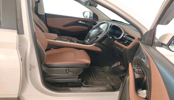 2023 MG HECTOR PLUS SHARP PRO 1.5 PETROL TURBO CVT 7 STR, Petrol, Automatic, 12,488 km, interior