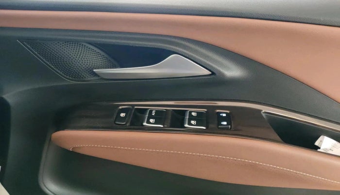 2023 MG HECTOR PLUS SHARP PRO 1.5 PETROL TURBO CVT 7 STR, Petrol, Automatic, 12,488 km, interior