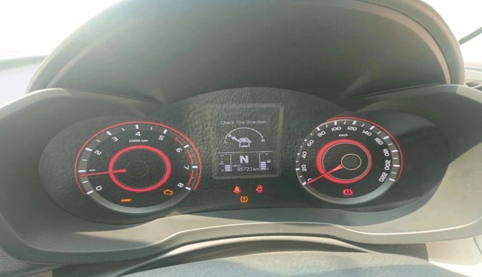 2020 Mahindra XUV300 W8 (O) 1.2 PETROL, Petrol, Manual, 95,721 km, interior