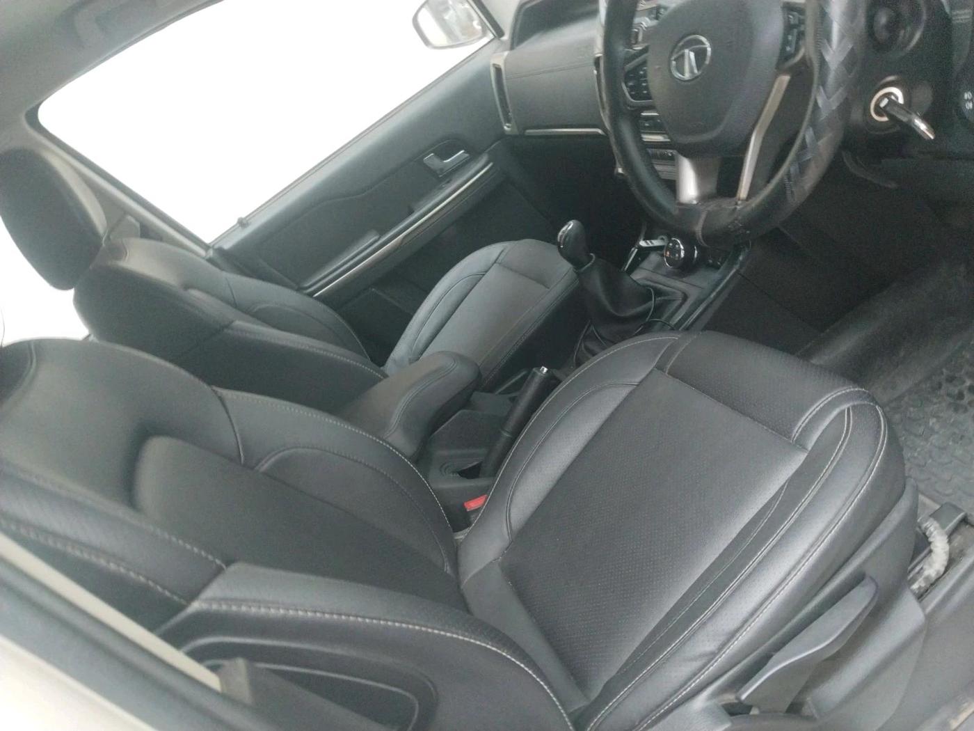 2018 Tata Hexa XT 4X2 7 STR, Diesel, Manual, 1,10,355 km, interior
