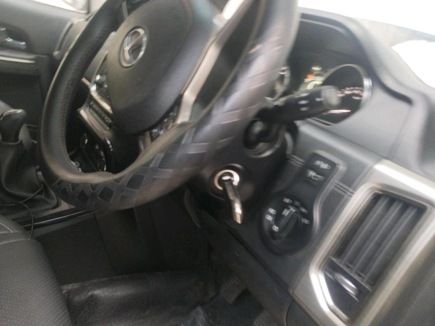 2018 Tata Hexa XT 4X2 7 STR, Diesel, Manual, 1,10,355 km, interior