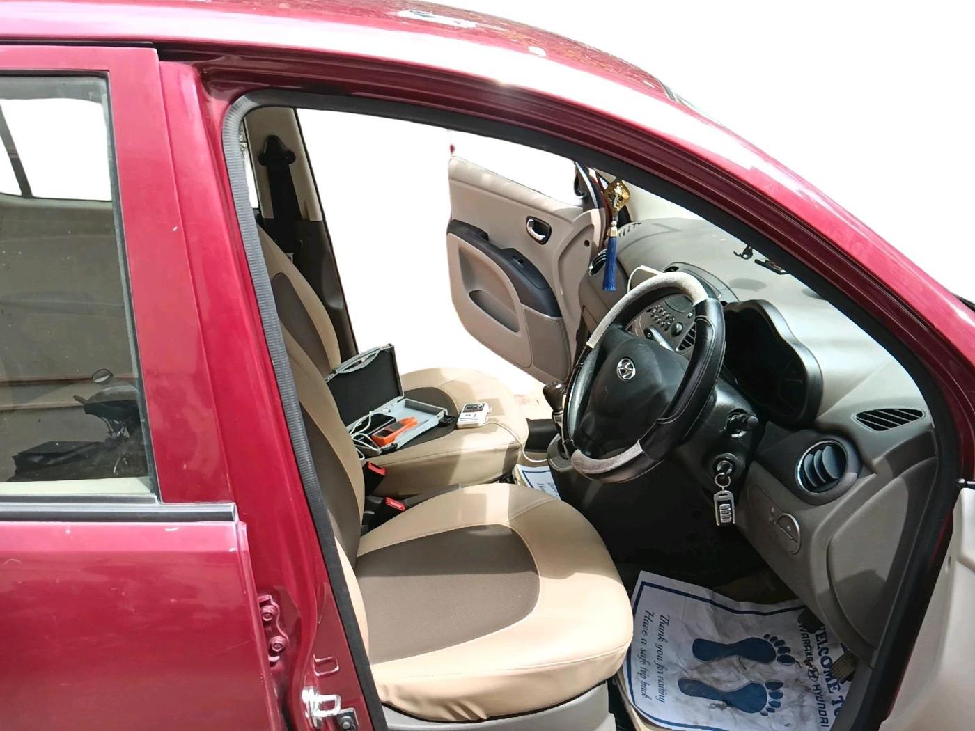 2015 Hyundai i10 SPORTZ 1.1, Petrol, Manual, 23,566 km, interior