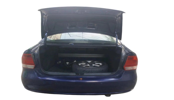 2011 Volkswagen Vento HIGHLINE 1.6 MPI, Petrol, Manual, 1,43,800 km, exterior