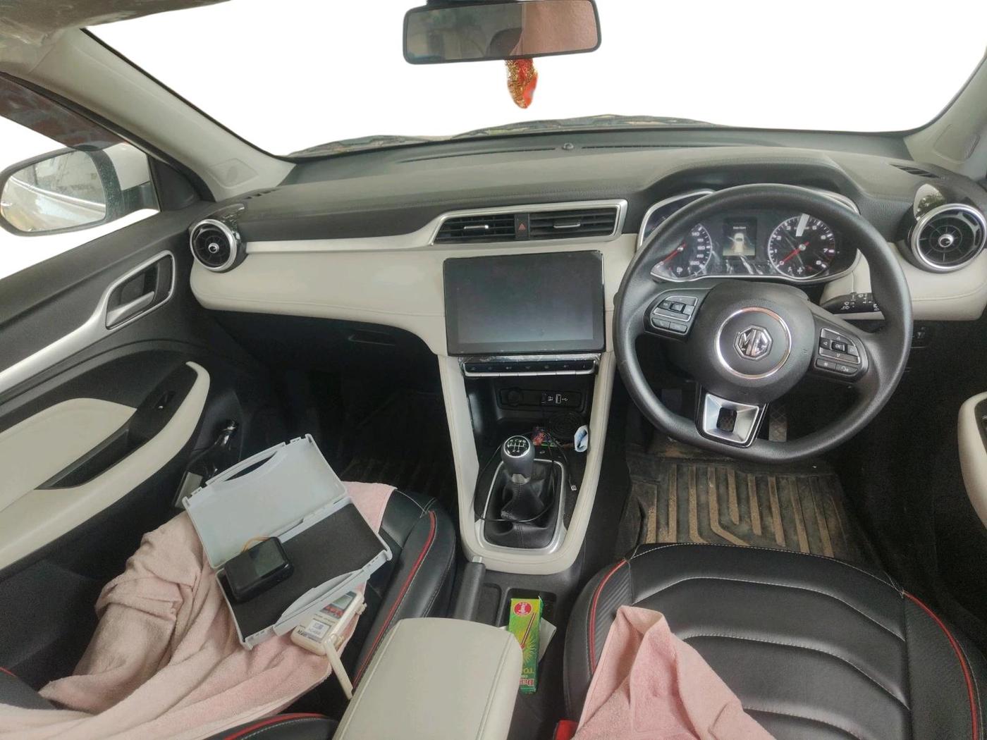 2024 MG ASTOR Sprint 1.5 MT (Ivory), Petrol, Manual, 16,164 km, interior