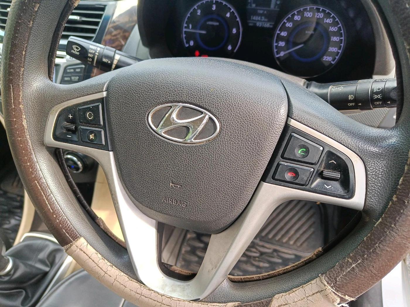 2013 Hyundai Verna FLUIDIC 1.6 CRDI SX, Diesel, Manual, 93,168 km, interior