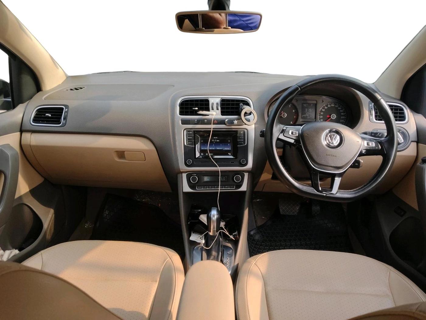 2016 Volkswagen Vento 1.2 TSI HIGHLINE PLUS AT, Petrol, Automatic, 72,950 km, interior