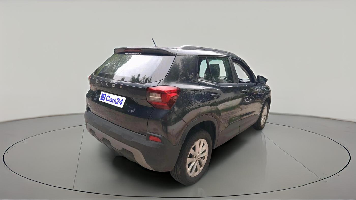 2025 Skoda Kylaq Signature, Petrol, Manual, 918 km, exterior