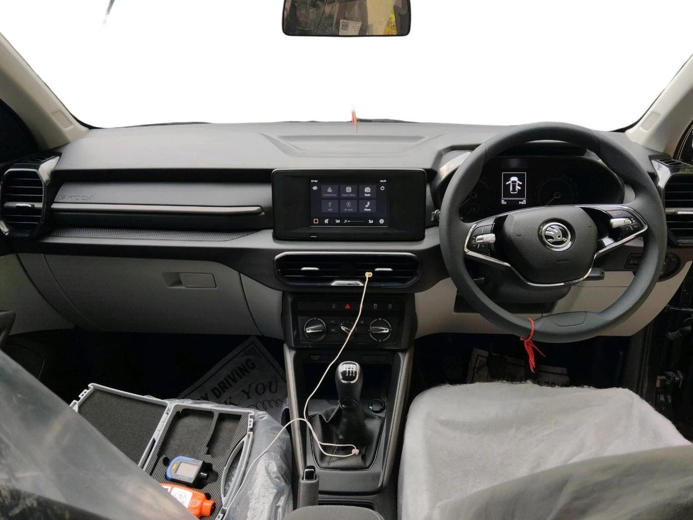 2025 Skoda Kylaq Signature, Petrol, Manual, 918 km, interior