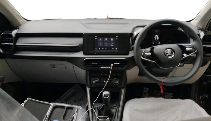 2025 Skoda KUSHAQ ACTIVE 1.0L TSI MT, Petrol, Manual, 918 km, interior