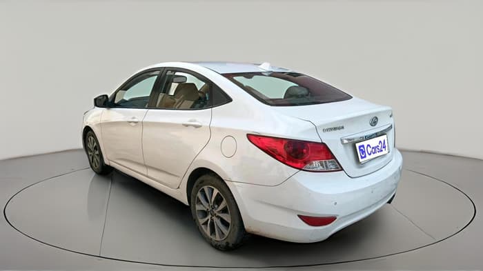 2014 Hyundai Verna FLUIDIC 1.6 CRDI SX, Diesel, Manual, 79,665 km, exterior