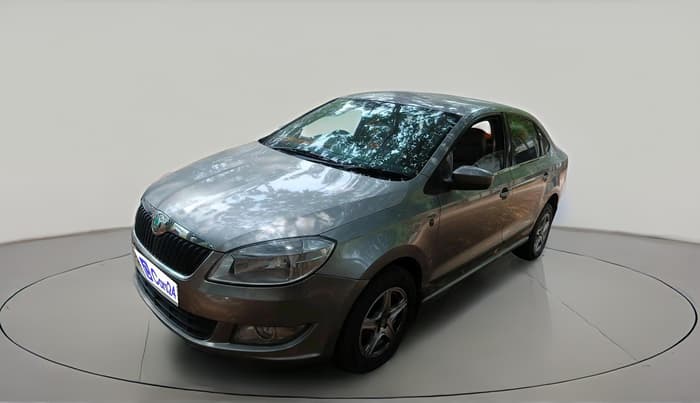 2013 Skoda Rapid AMBITION 1.6 TDI CR MT PLUS, Diesel, Manual, 1,63,409 km, exterior