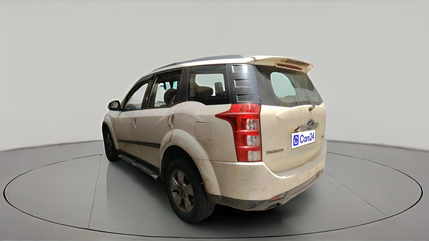 2013 Mahindra XUV500 W8, Diesel, Manual, 2,63,598 km, exterior