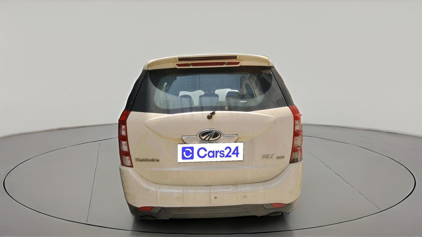 2013 Mahindra XUV500 W8, Diesel, Manual, 2,63,598 km, exterior