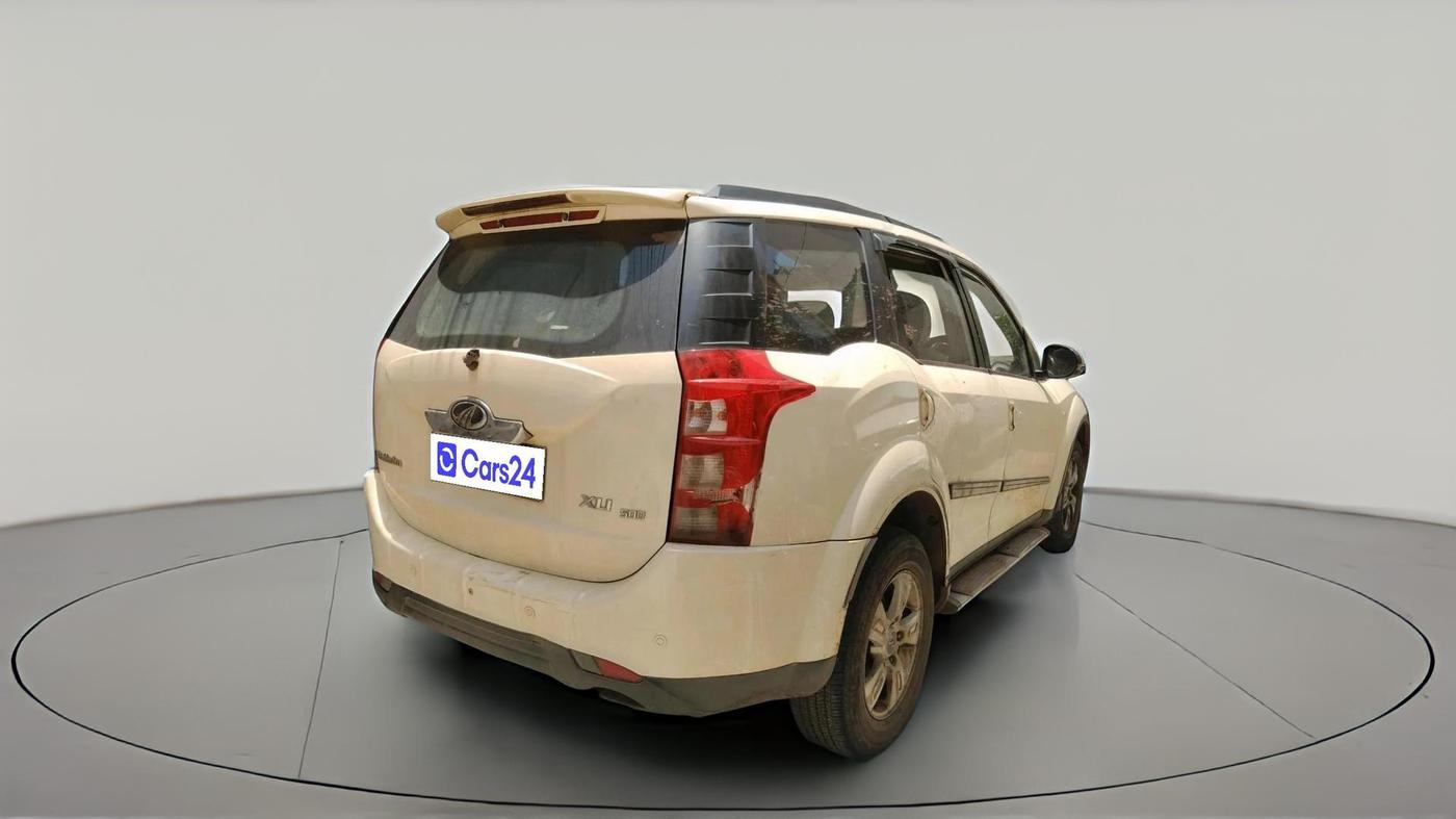 2013 Mahindra XUV500 W8, Diesel, Manual, 2,63,598 km, exterior