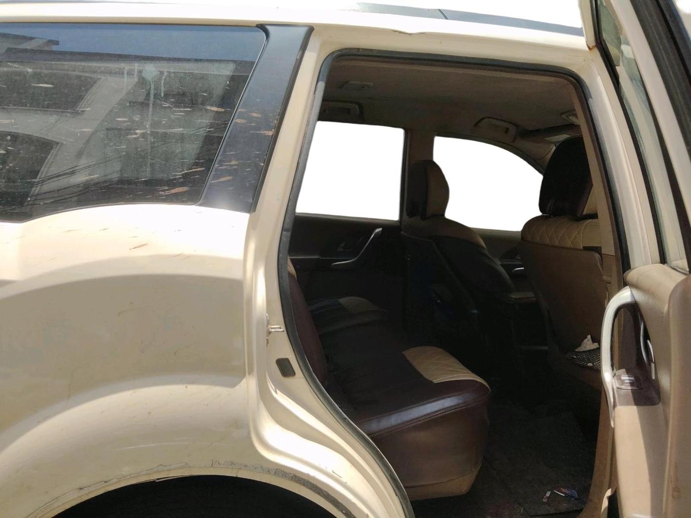 2013 Mahindra XUV500 W8, Diesel, Manual, 2,63,598 km, interior