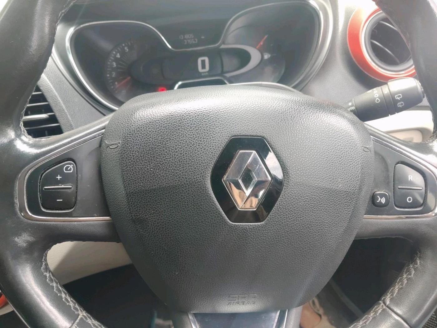 2017 Renault Captur RXT PETROL DUAL TONE, Petrol, Manual, 1,31,896 km, interior