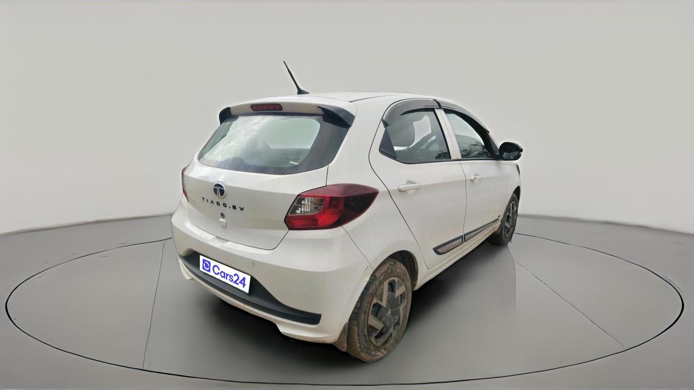 2025 Tata TIAGO EV XT MEDIUM RANGE, Electric, Automatic, 22,714 km, exterior