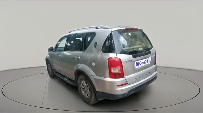 2015 Ssangyong Rexton RX7, Diesel, Automatic, 1,28,550 km, exterior