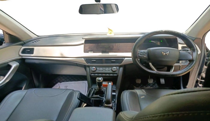 2022 Mahindra XUV700 AX 3 D MT 7 STR, Diesel, Manual, 70,992 km, interior